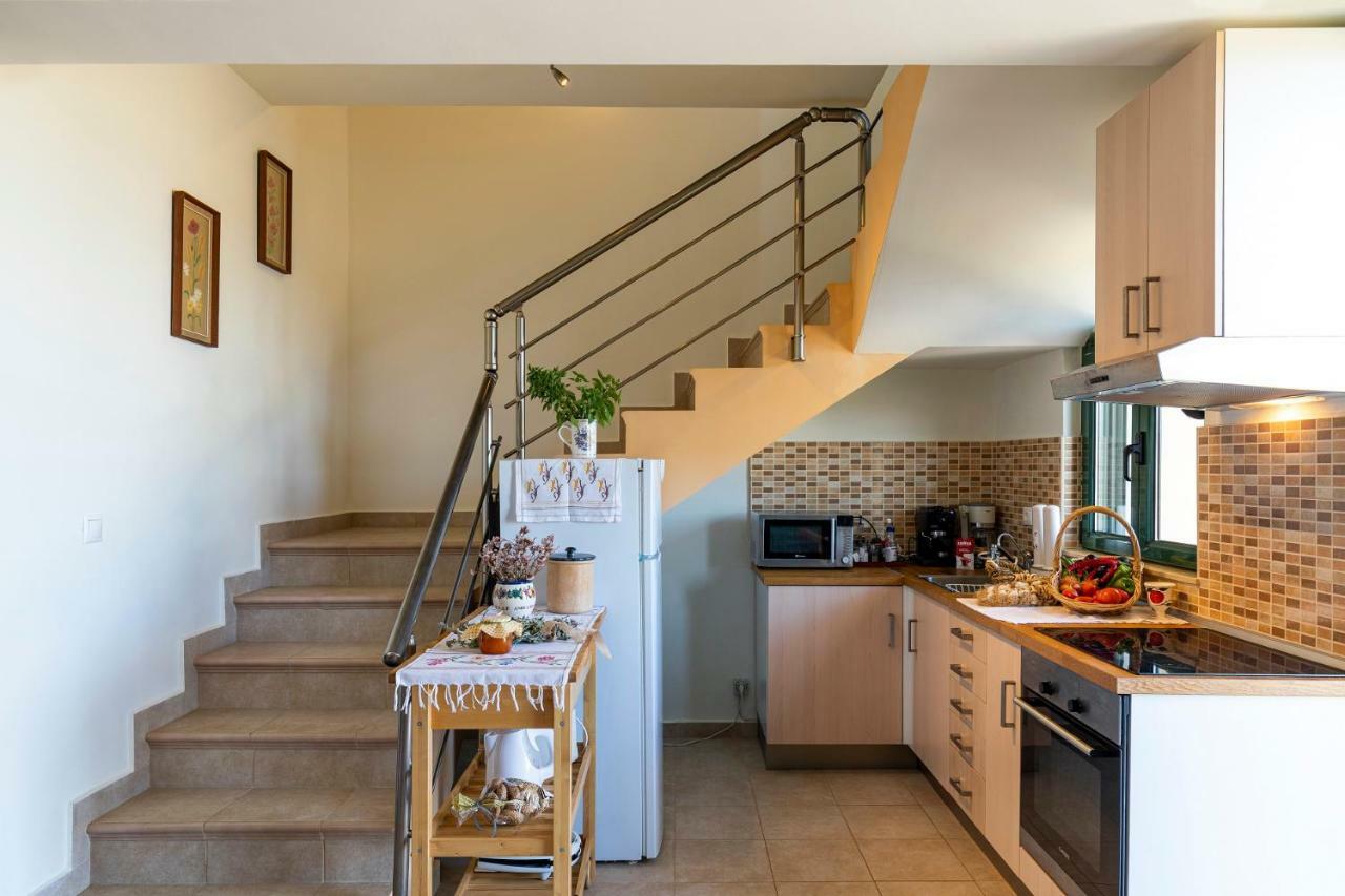 House Almyra Villa Lakhania Bagian luar foto